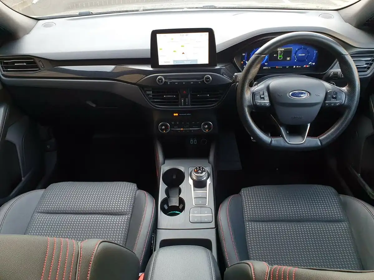 2020-ford-focus-15-st-line-x-estate-auto-big-11
