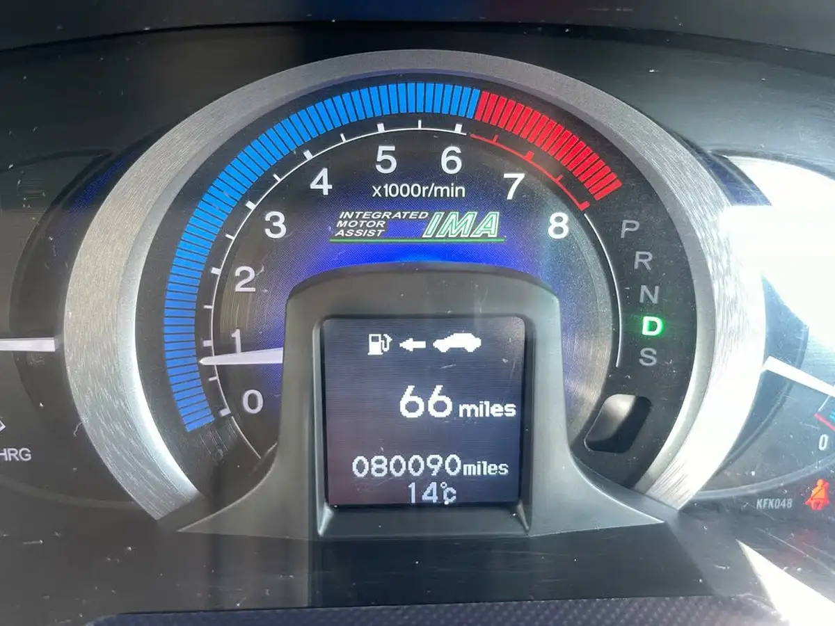 2010-honda-insight-13-es-big-24