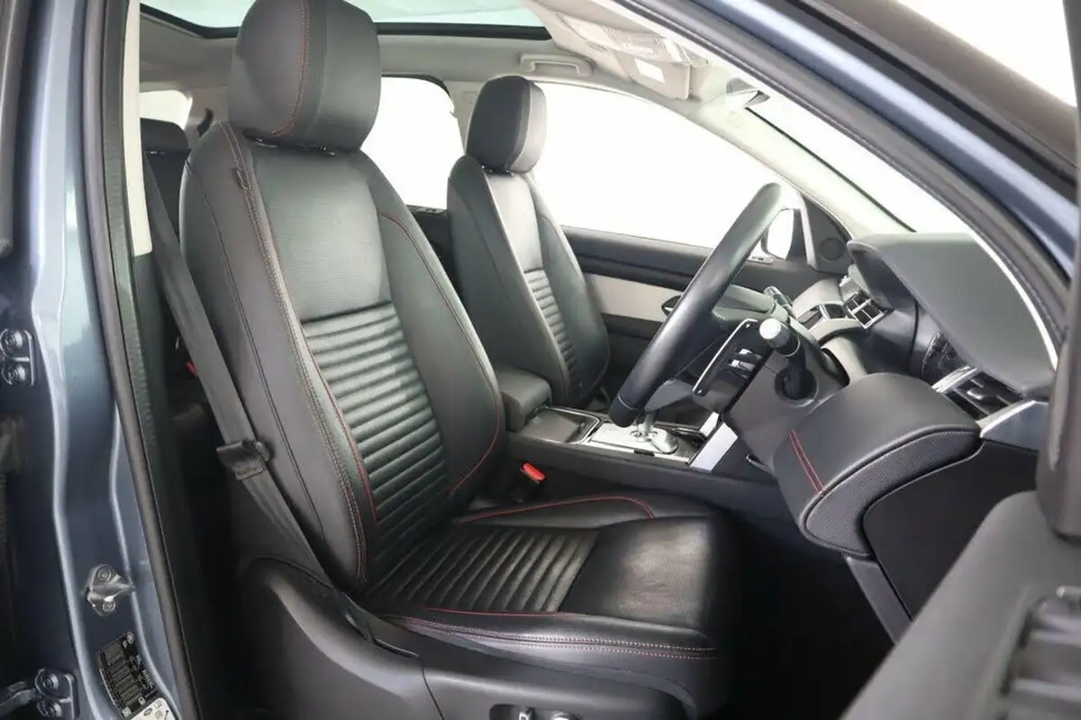 2021-land-rover-discovery-sport-20-d200-r-dynamic-s-plus-big-10