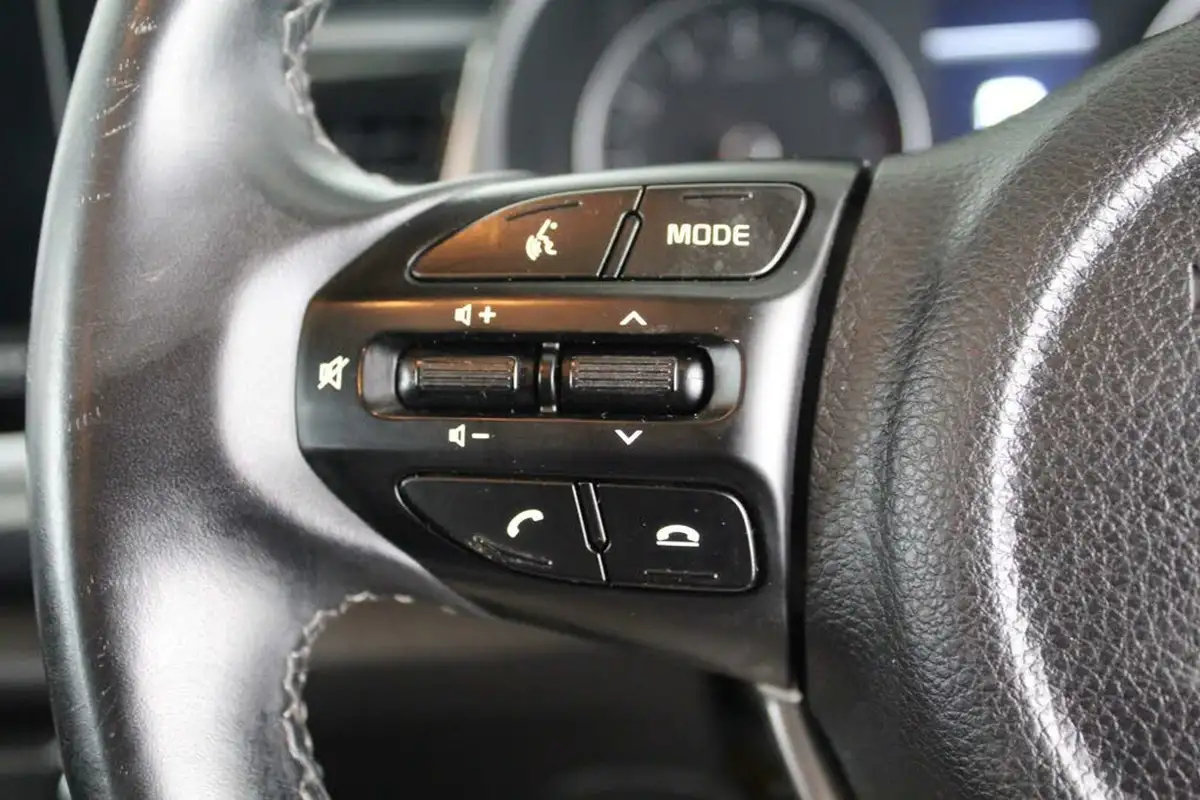 2023-kia-rio-10-t-gdi-2-big-25