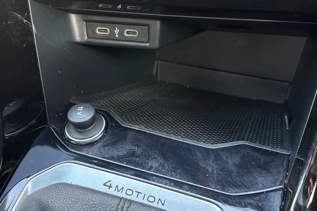 2022-volkswagen-t-roc-20-tsi-r-line-big-34