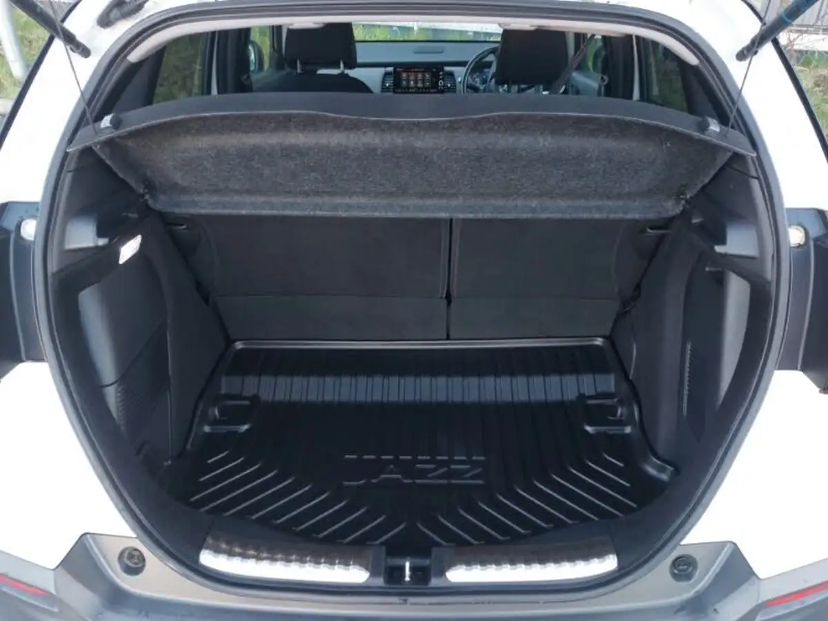 2020-honda-jazz-15-i-mmd-crosstar-ex-big-7