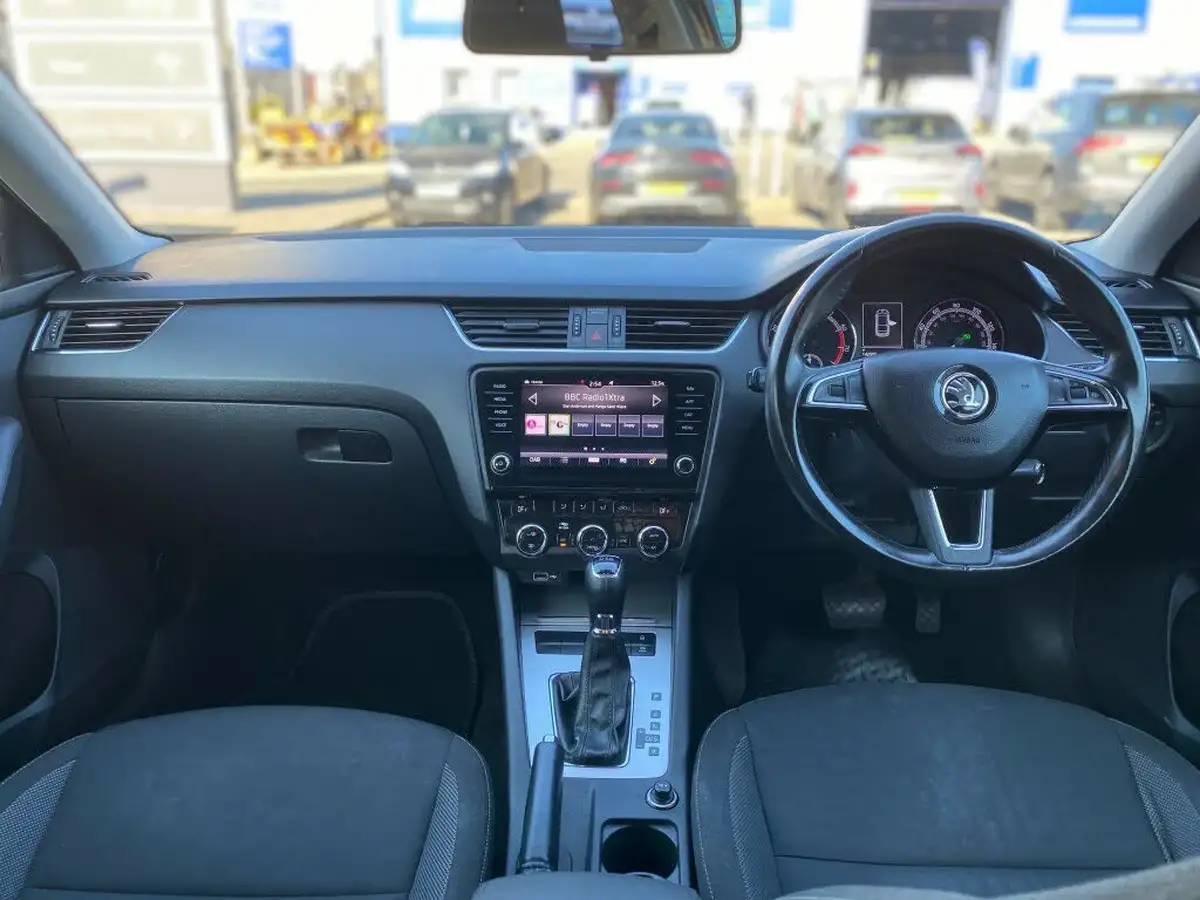 2020-skoda-octavia-15-tsi-se-drive-hatchback-dsg-big-5
