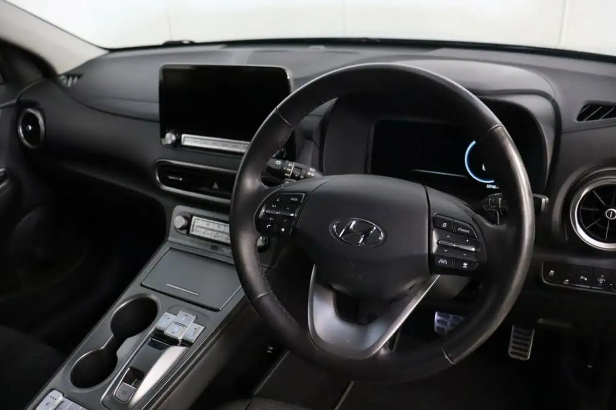 2021-hyundai-kona-e-premium-204ps-64kwh-7kw-obc-big-21