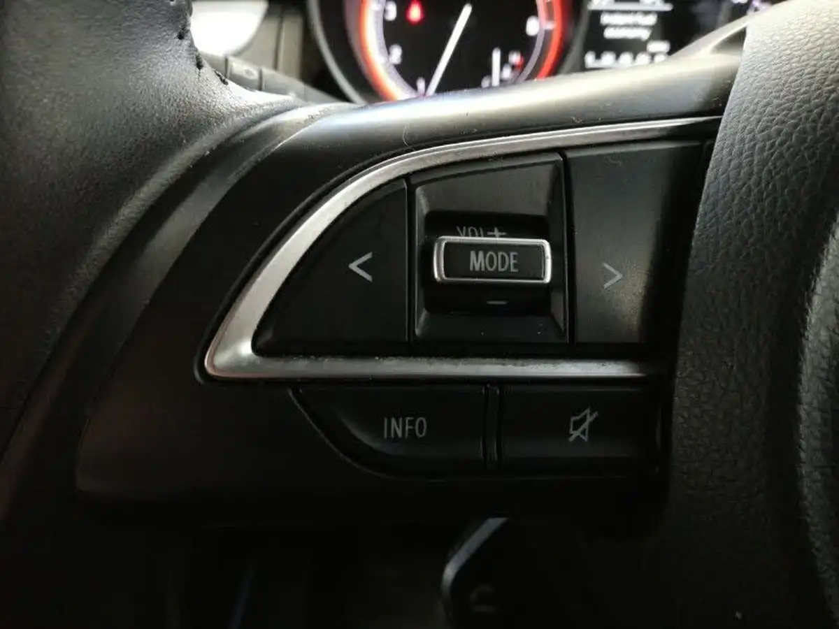2020-suzuki-swift-12-dualjet-sz-t-90ps-1242cc-big-12