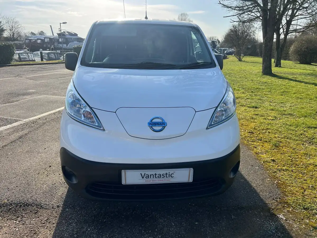 2020-nissan-env200-e-acenta-panel-van-auto-big-6