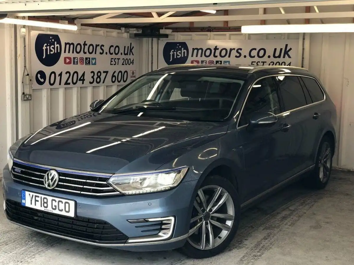 2018-volkswagen-passat-14-tsi-gte-estate-5d-big-3