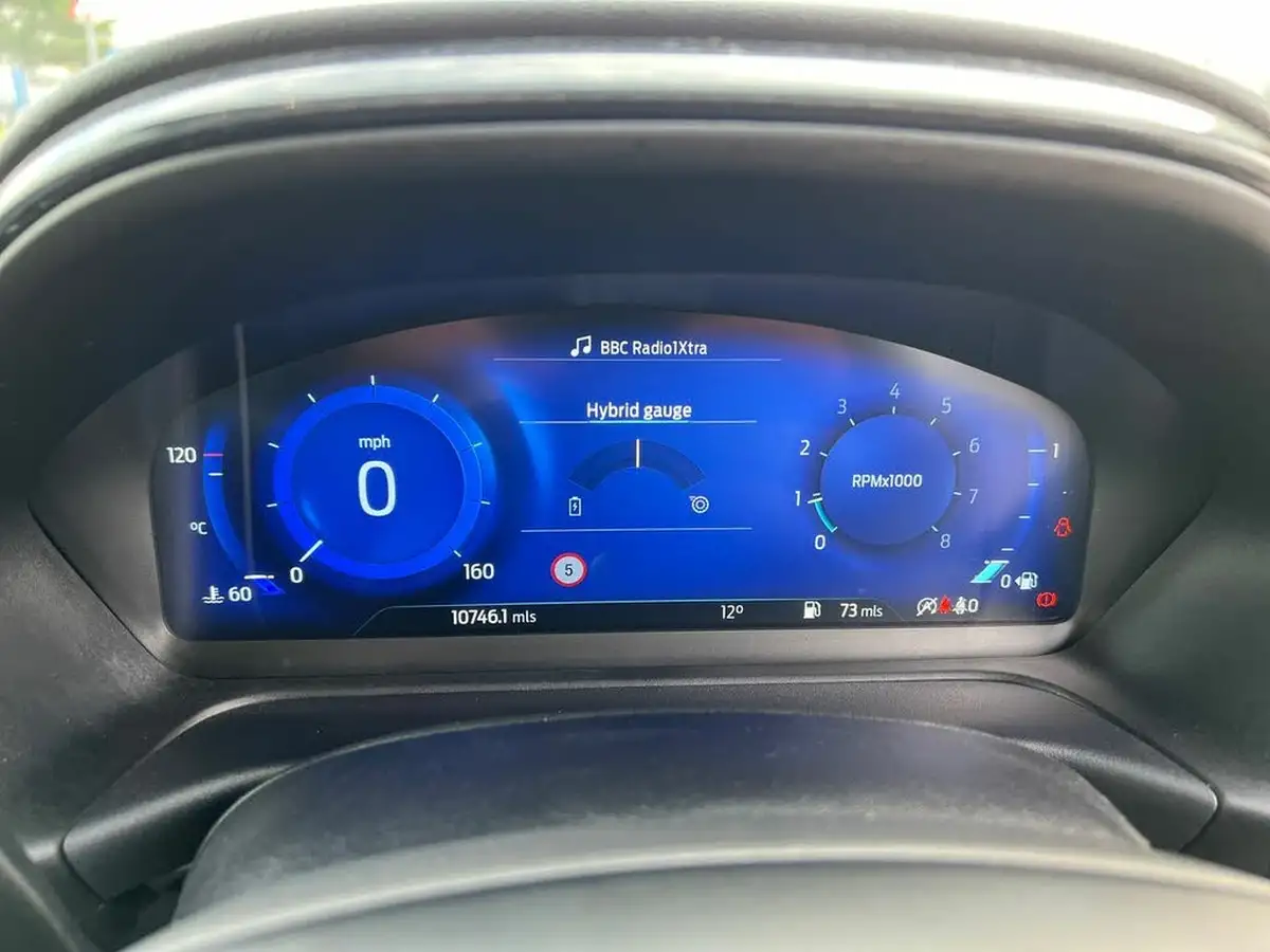 2023-ford-fiesta-big-17