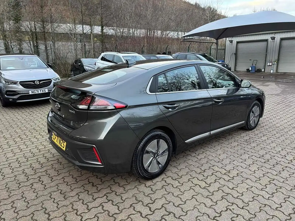 2021-hyundai-ioniq-16-gdi-premium-hybrid-big-4