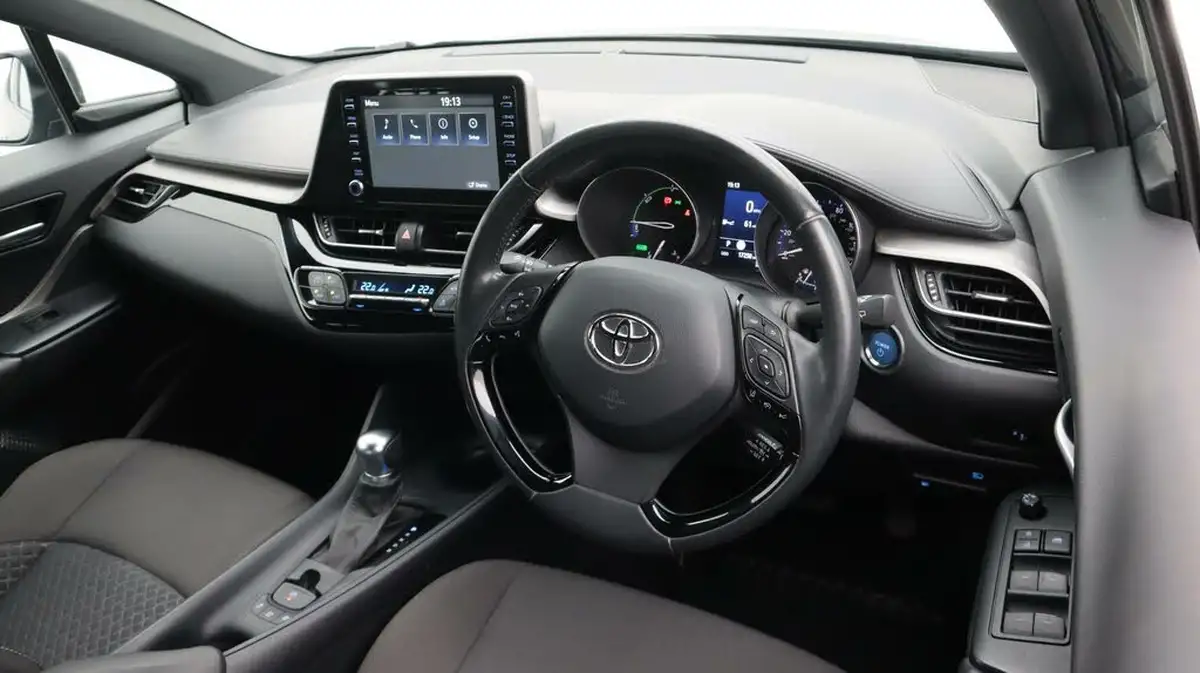 2022-toyota-c-hr-18-vvt-i-icon-big-9