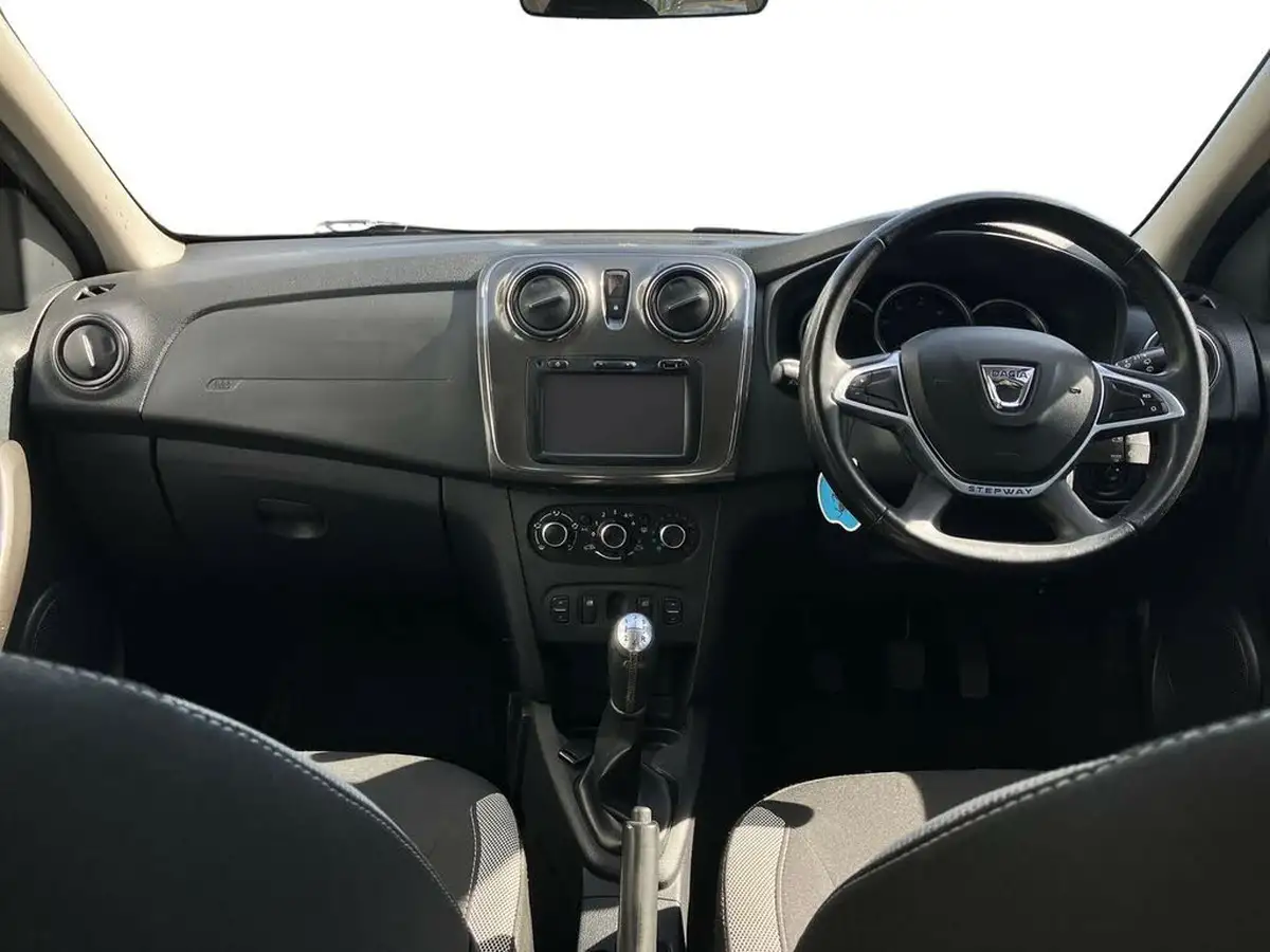 2017-dacia-sandero-stepway-09-tce-laureate-big-8