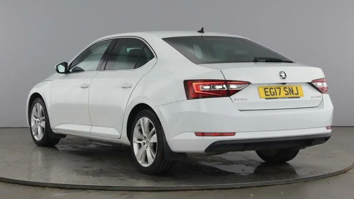 2017-skoda-superb-14-tsi-act-se-l-executive-hatchback-dsg-big-2