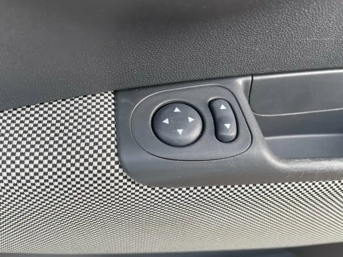 2013-fiat-500-12-lounge-big-16