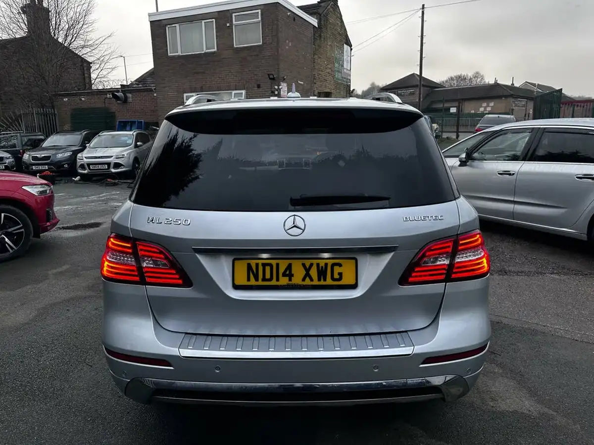 2014-mercedes-benz-m-class-21cdi-ml250-bluetec-amg-sport-big-9
