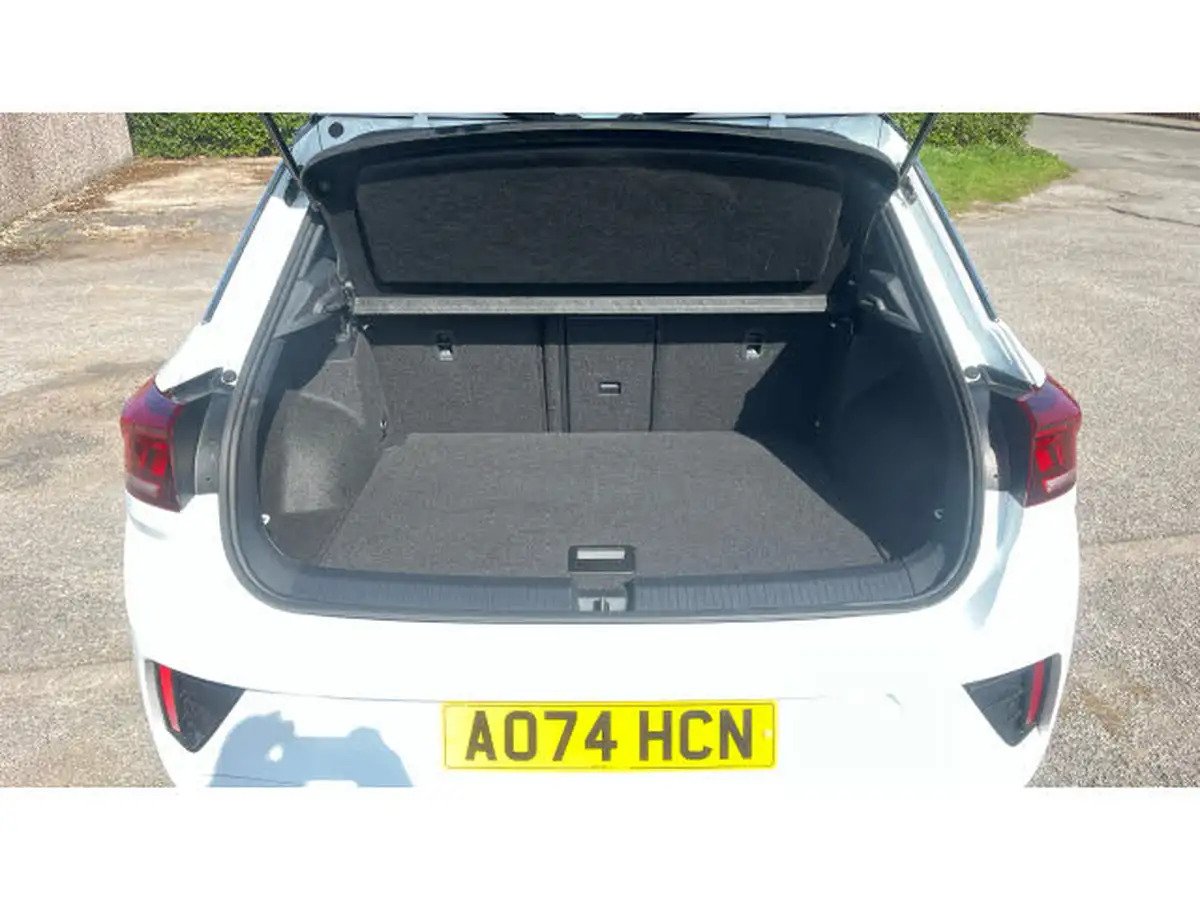 2024-volkswagen-t-roc-15-tsi-r-line-hatchback-5d-dsg-big-3