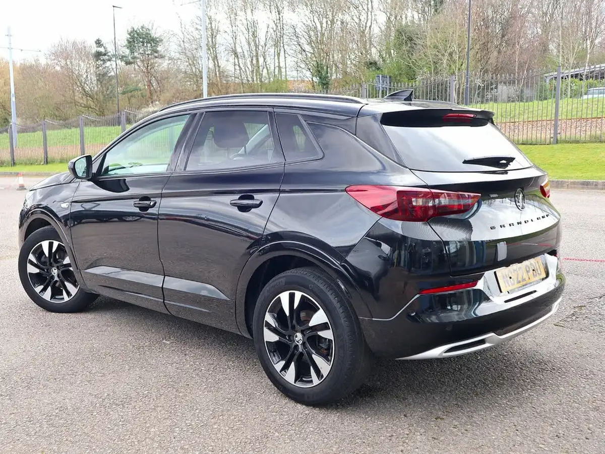 2022-vauxhall-grandland-12-ultimate-big-1