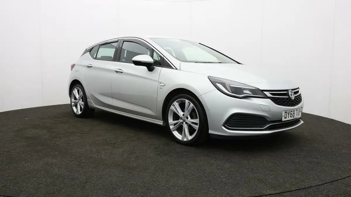 2018-vauxhall-astra-14i-16v-turbo-sri-vx-line-nav-big-1