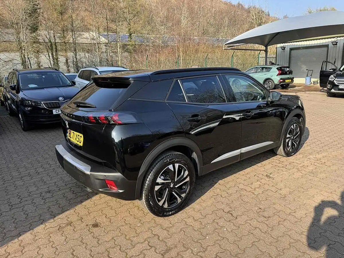 2022-peugeot-2008-suv-12-puretech-allure-premium-100bhp-big-5