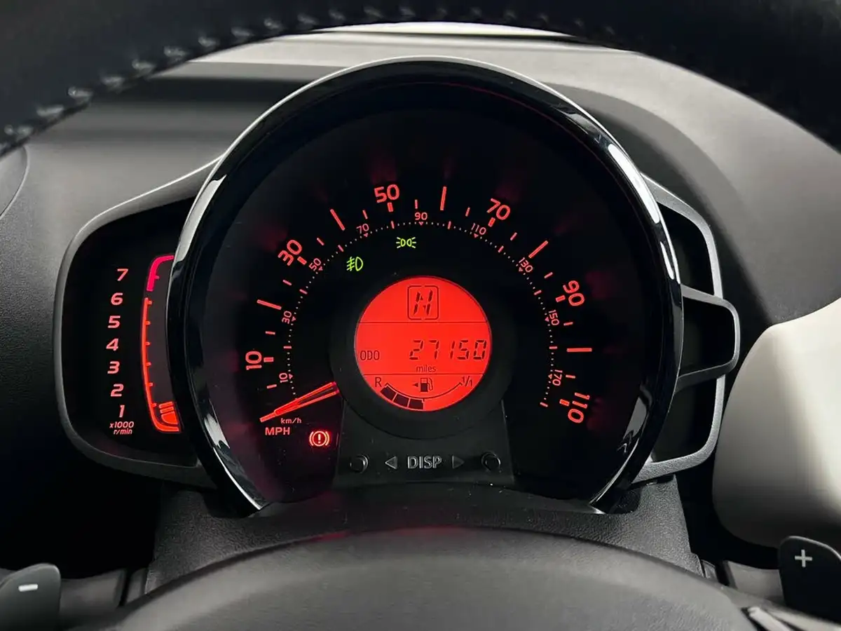 2017-toyota-aygo-10-vvt-i-x-style-71bhp-x-shift-big-17