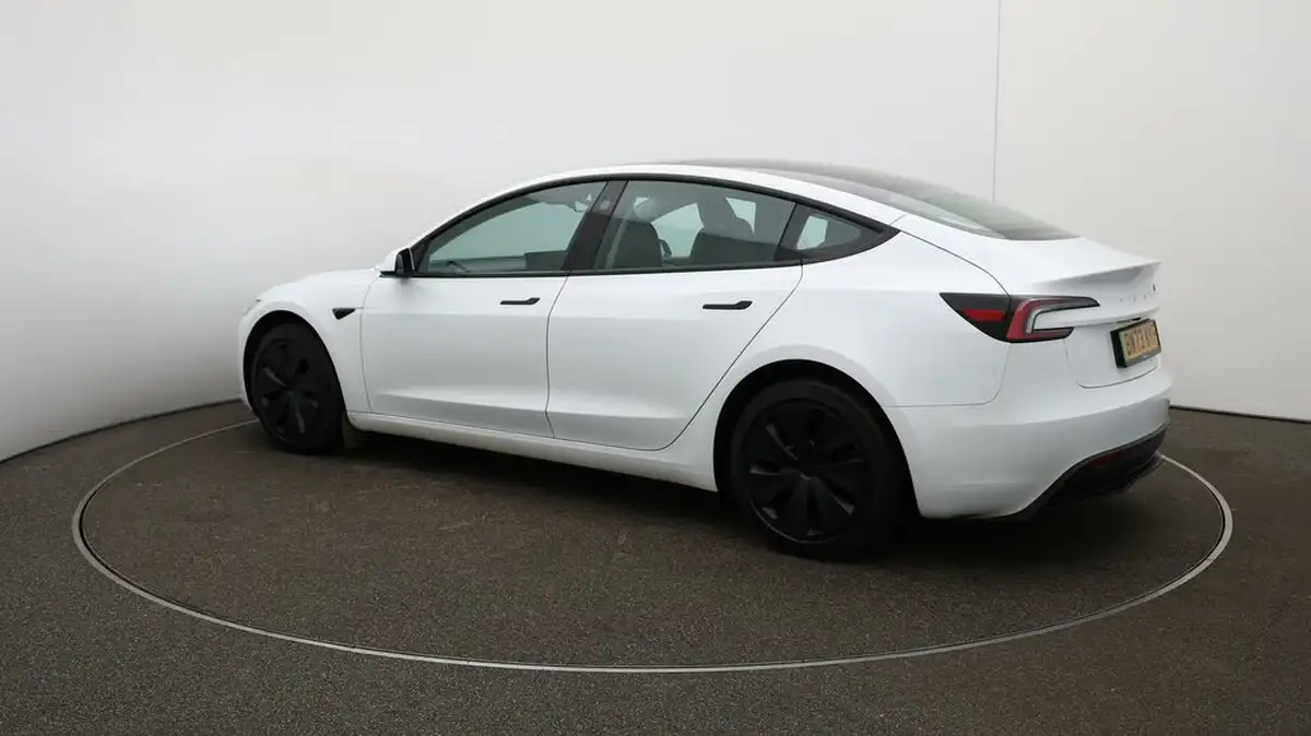 2024-tesla-model-3-e-rwd-big-27