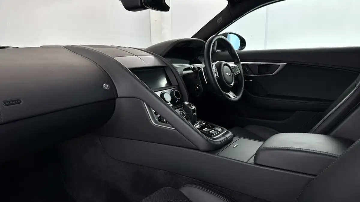 2020-jaguar-f-type-20-i4-r-dynamic-coupe-big-8