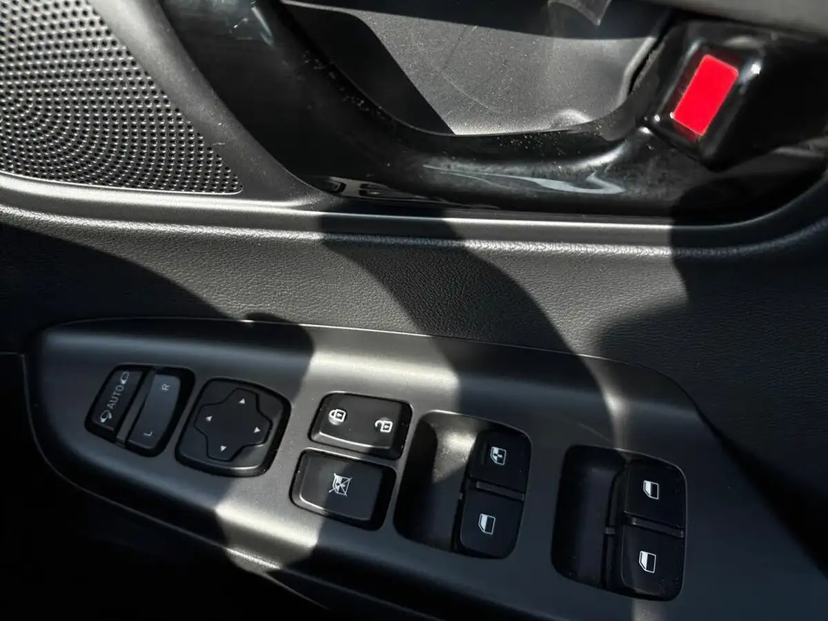2020-hyundai-kona-16-gdi-premium-se-big-17