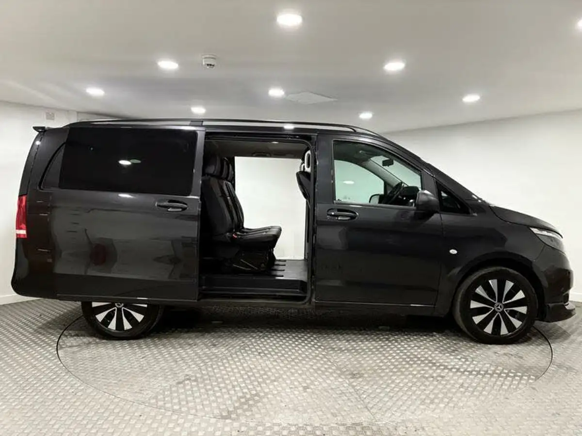 2022-mercedes-benz-vito-big-35