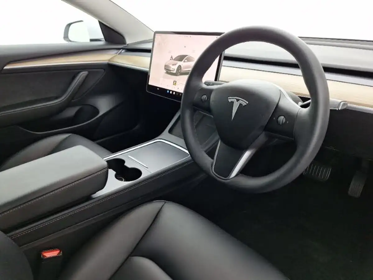 2022-tesla-model-3-e-long-range-big-11