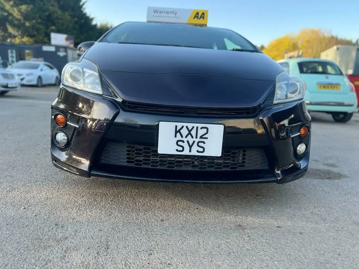 2012-toyota-prius-big-5