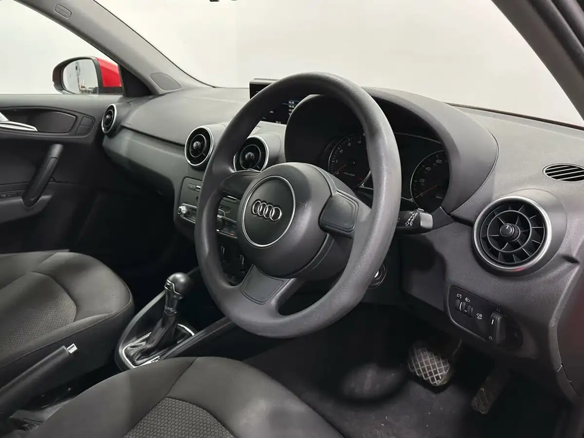 2016-audi-a1-10-tfsi-se-sportback-5d-s-tronic-big-8