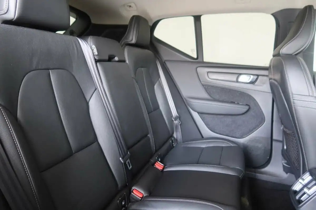 2021-volvo-xc40-15-t3-inscription-163bhp-big-5