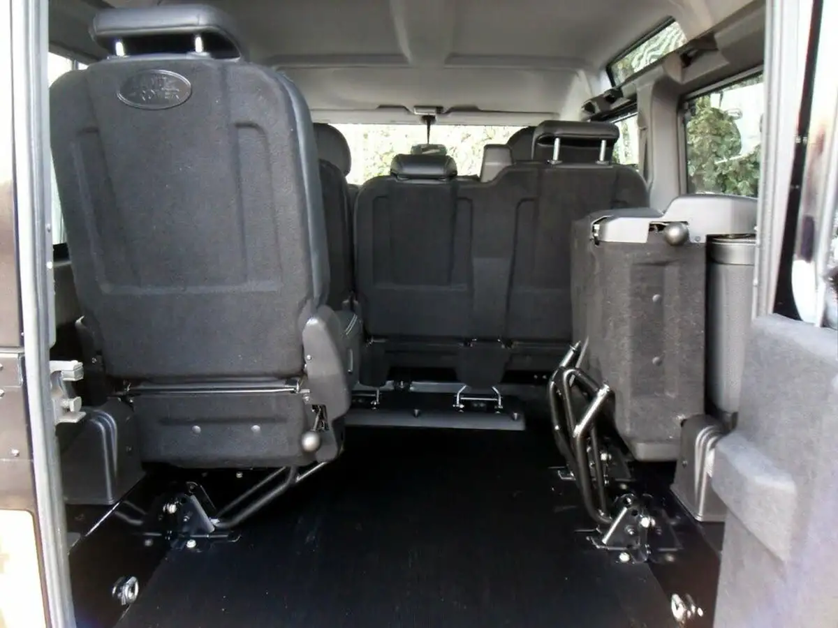 2014-land-rover-110-defender-22td-xs-station-wagon-5-drs-big-32
