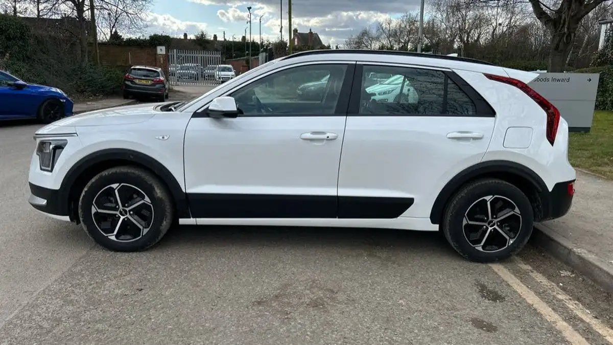 2024-kia-niro-16-gdi-139bhp-hev-132kwh-big-28