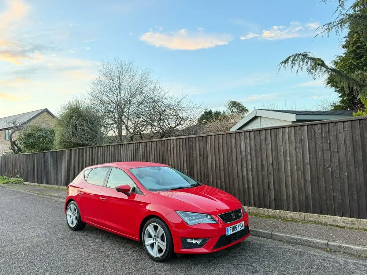 2015-seat-leon-14-fr-tech-pack-tsi-hatchback-5d-1390cc-big-3