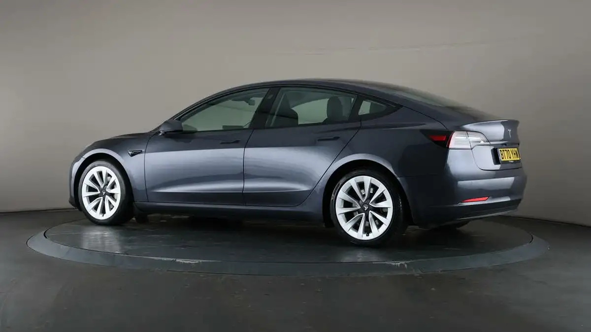2020-tesla-model-3-e-long-range-big-68