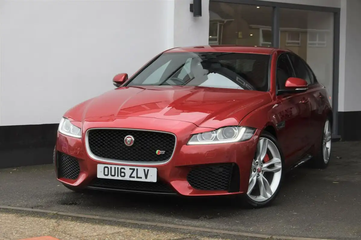 2016-jaguar-xf-30td-s-big-0