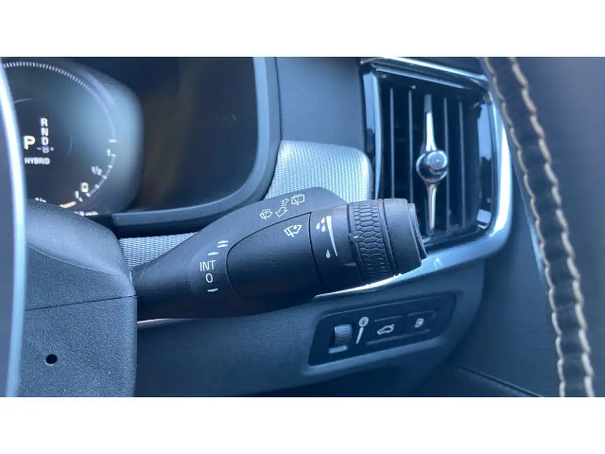 2021-volvo-v90-20-t6-r-design-340bhp-big-24