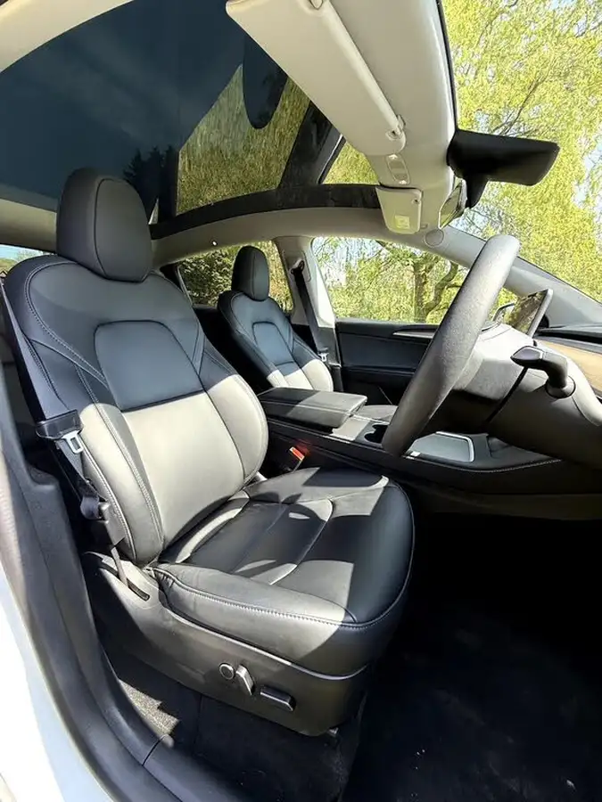 2022-tesla-model-y-e-long-range-big-8