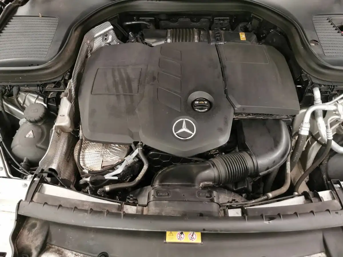 2020-mercedes-benz-glc-class-20d-glc220d-amg-line-station-wagon-5d-4matic-plus-big-29
