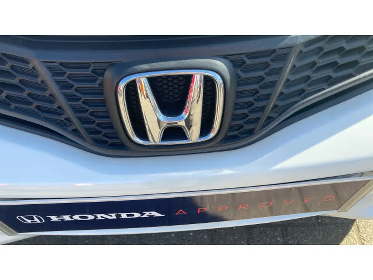 2015-honda-jazz-14-es-plus-big-39
