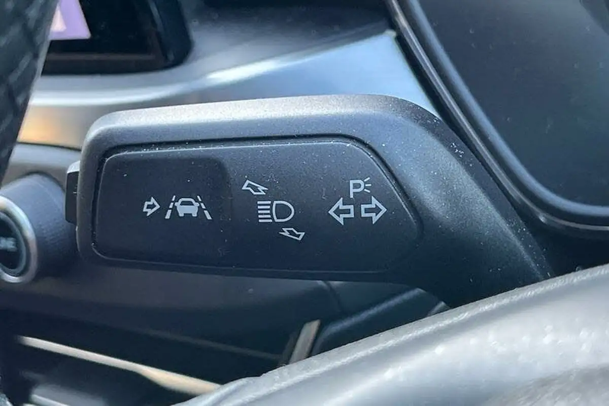 2019-ford-focus-10t-titanium-hatchback-big-13