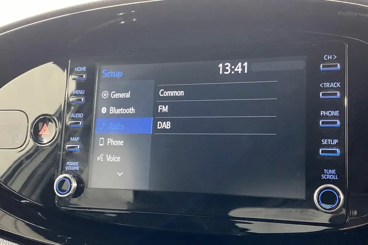 2023-toyota-aygo-x-10-vvt-i-edge-big-22