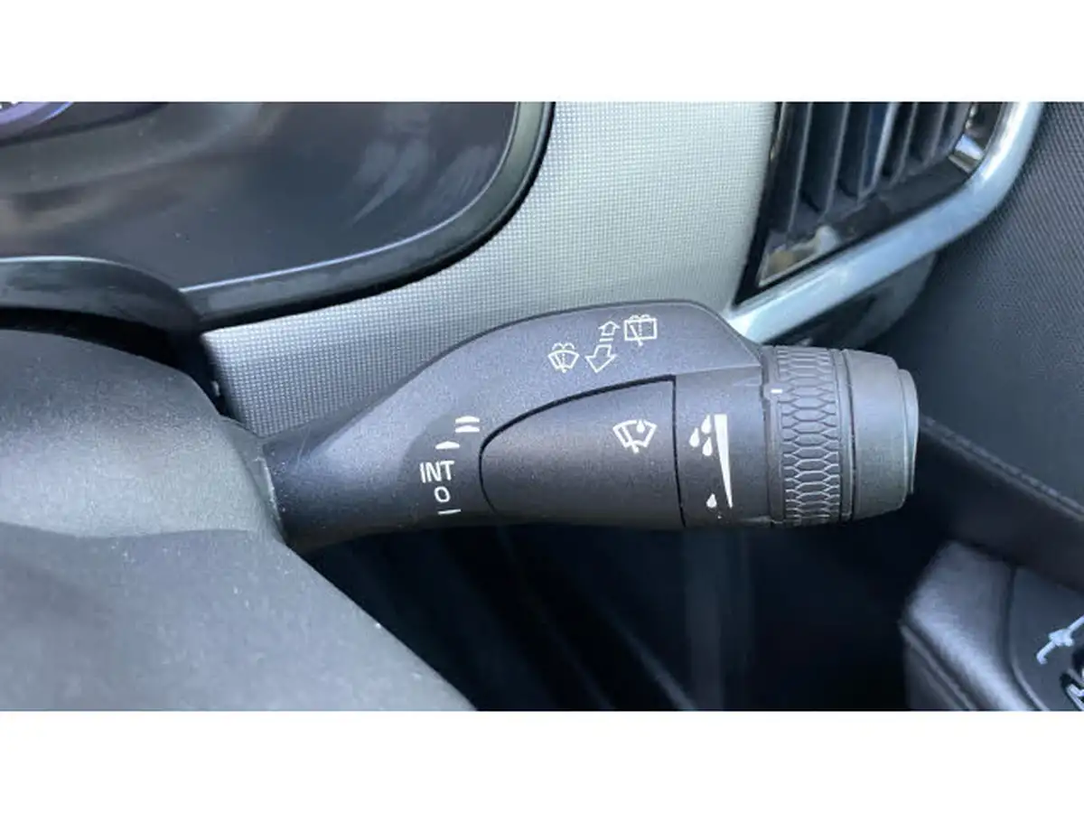 2021-volvo-v90-20-b4-momentum-big-24
