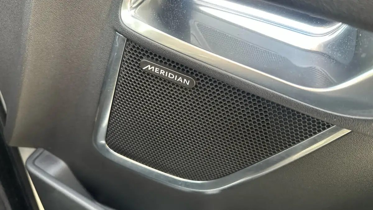 2018-jaguar-e-pace-20-i4-r-dynamic-se-249ps-big-24