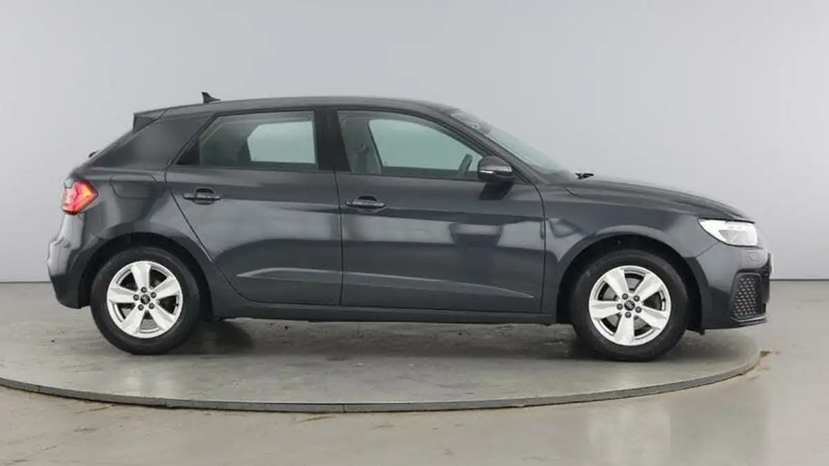 2022-audi-a1-10-30-tfsi-technik-big-3