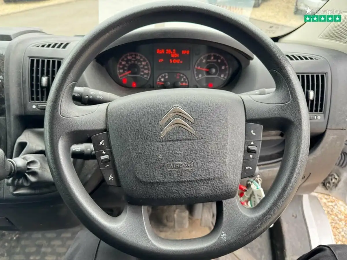 2022-citroen-relay-22bluehdi-35-l2h2-enterprise-big-20