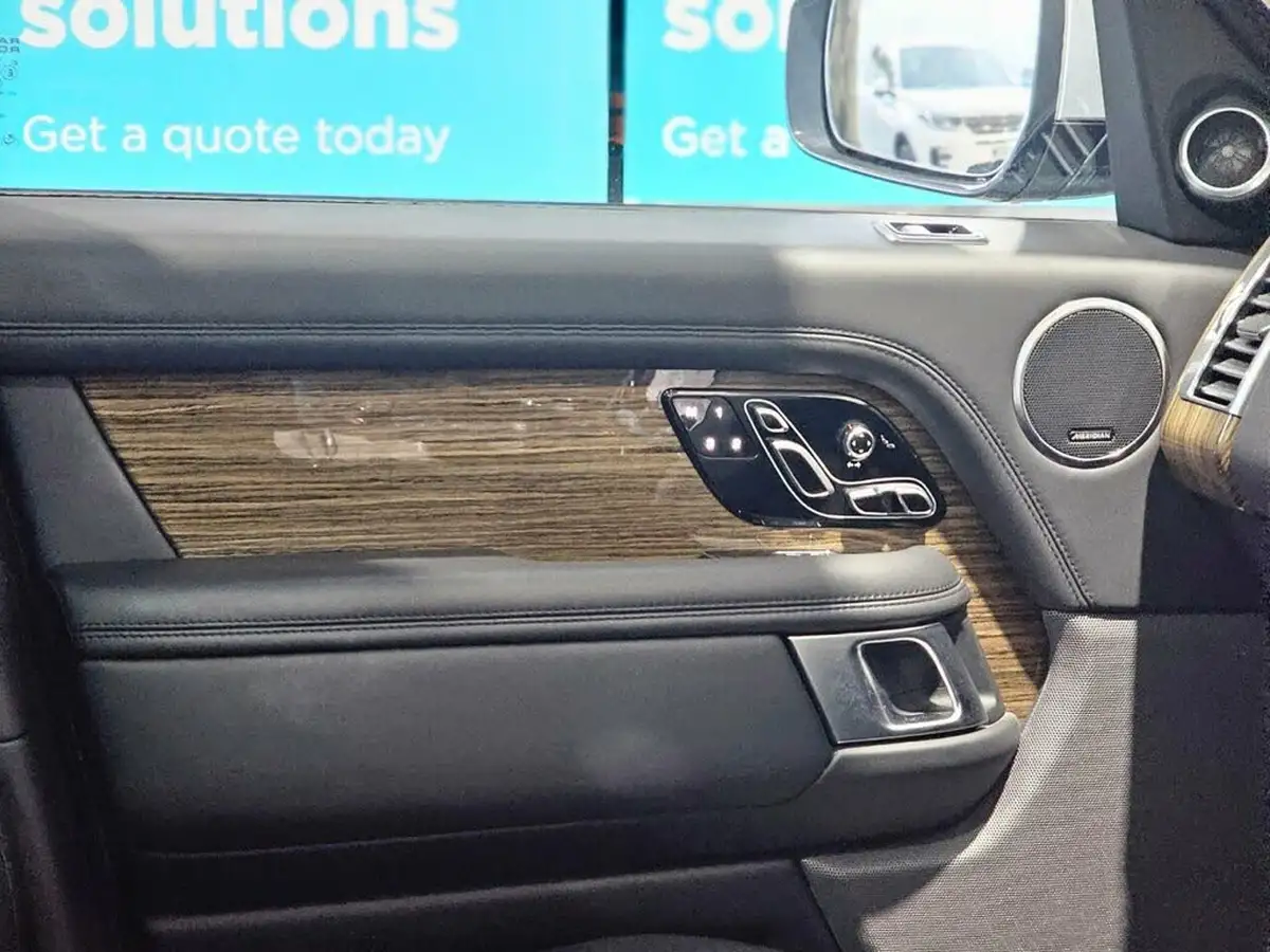 2019-land-rover-range-rover-30-sd-v6-vogue-big-32