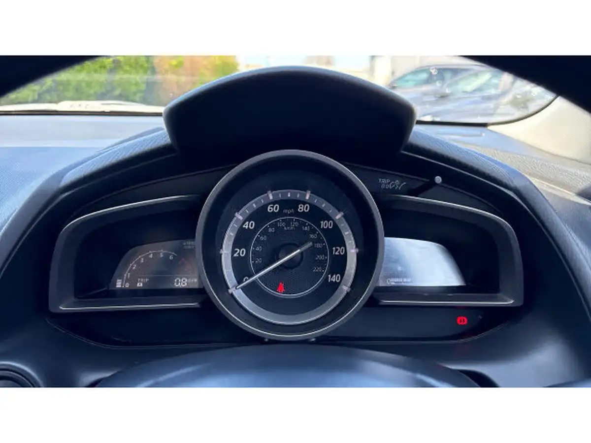 2016-mazda-mazda2-15-se-big-17