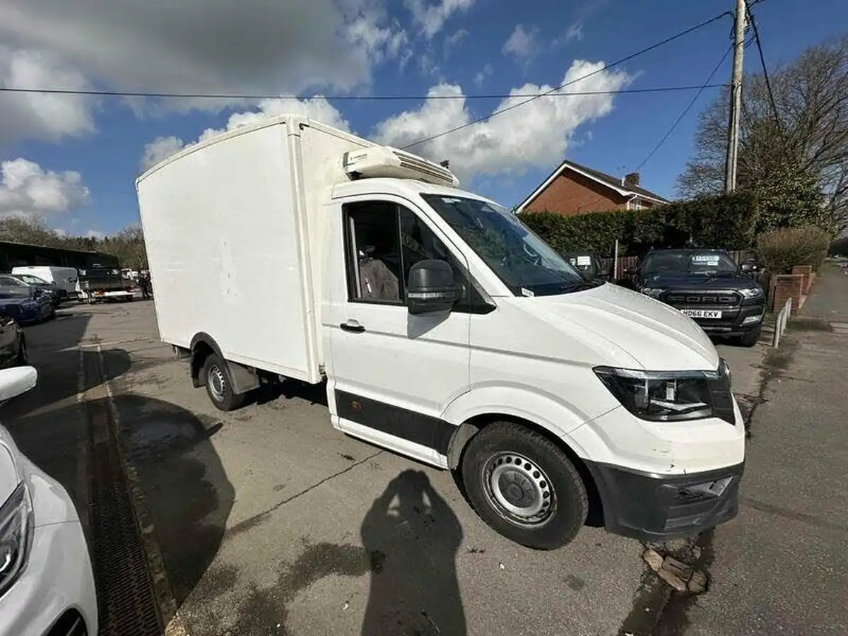 2019-volkswagen-crafter-20tdi-cr35-mwb-140pseu6-startline-chassis-cab-auto-big-8