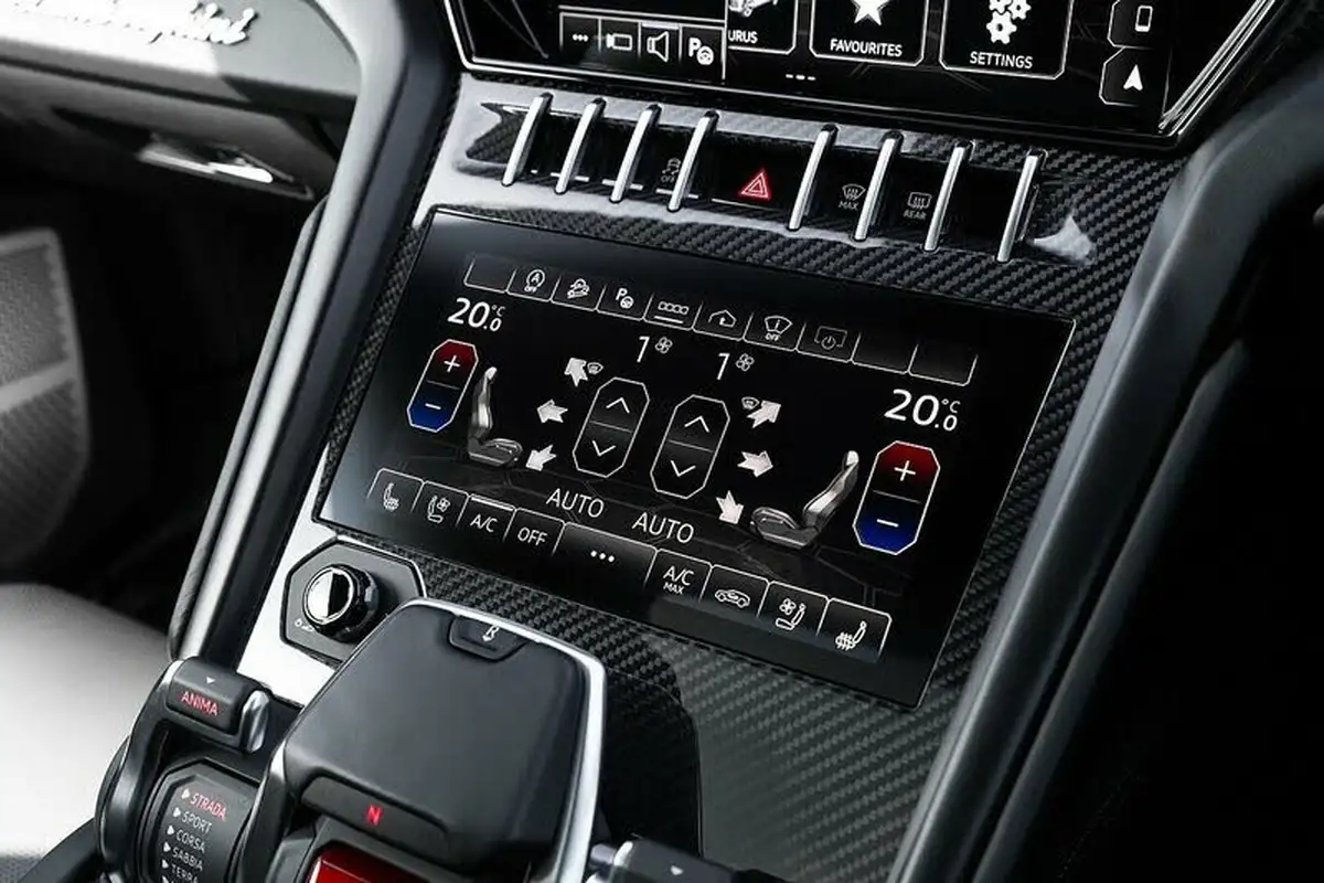 2021-lamborghini-urus-40-no-trim-big-8